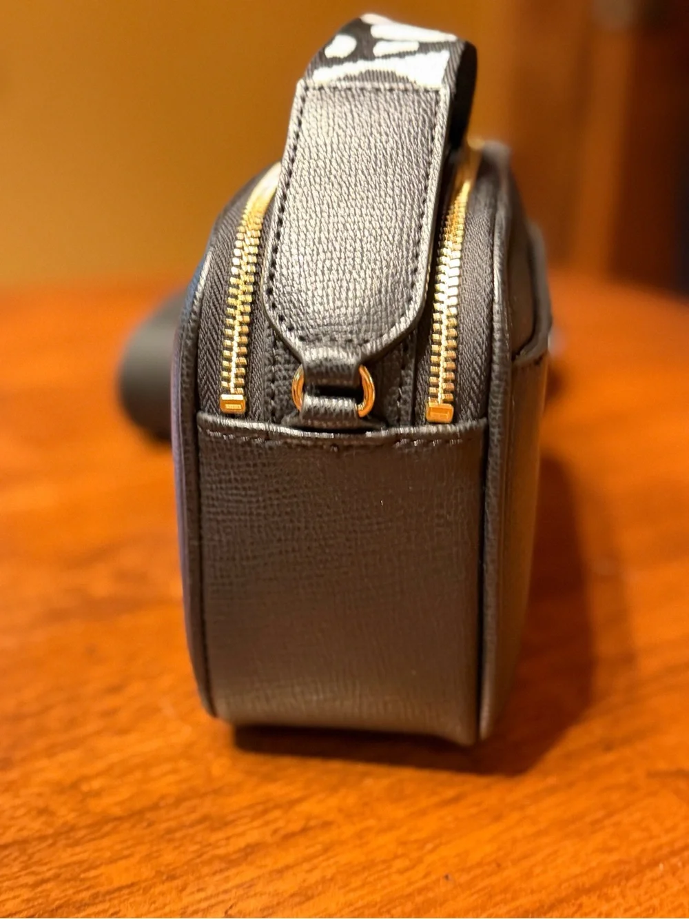 Karl Lagerfeld NWT Black 2-Zip Crossbody Camera Bag Guitar Strap Pom Charm